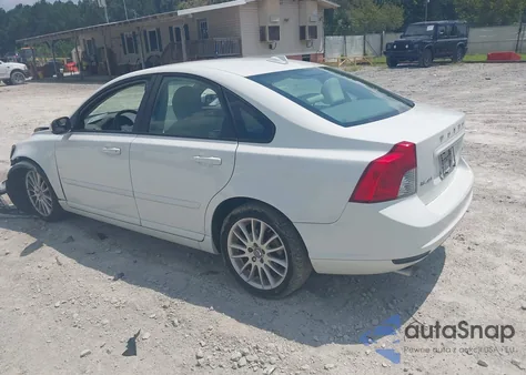 2011 Volvo S40 T5/T5 R-Design z USA, uszkodzony, nr VIN YV1672MSXB2539191